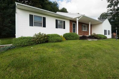 15 McDonald Ln, Rensselaer, NY 12144 - photo 2