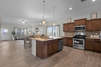 13761 Lago Vista Ave, Horizon City, TX 79928 - photo 2