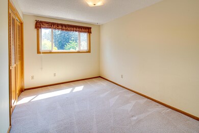 1864 NE 12th St, Bend, OR 97701 - photo 7