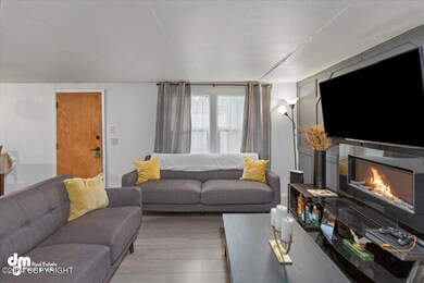 07-Living Room_IMG_1278