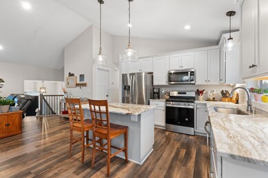 963 Golfview Ave, Zumbrota, MN 55992 - photo 5