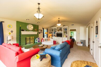 48 Pinecrest Cove (1 of 67)