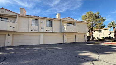 2633 S Durango Dr unit 202, Las Vegas, NV 89117 - photo 2