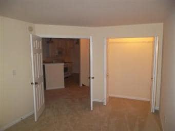 1709 Autumn Ave unit C, Schaumburg, IL 60193 - photo 5