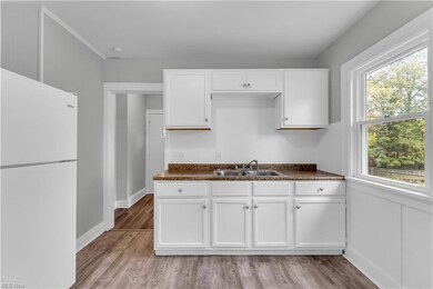 18123 Mccracken Rd, Maple Heights, OH 44137 - photo 6