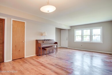 32-2-Green-Grove-Avenue-11