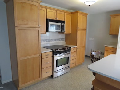 385 Benedict Rd, Pittsfield, MA 01201 - photo 4