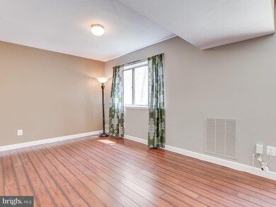 1670 Parkcrest Cir unit 200, Reston, VA 20190 - photo 6