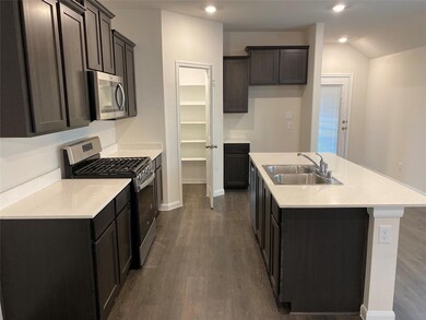 3953 Oak Creek Cir, Denison, TX 75020 - photo 5