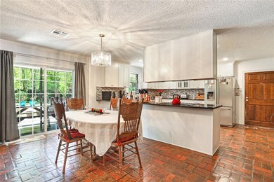 Kitchen / Dining