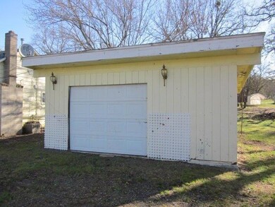 11282 Blackwell Rd, Central Point, OR 97502 - photo 3