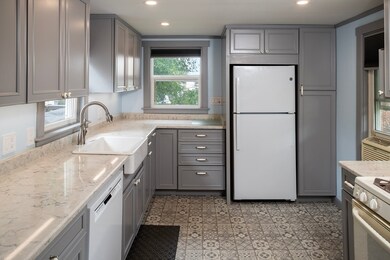 70 Myrtle St, East Weymouth, MA 02189 - photo 6