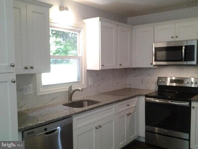 825 Mockingbird Cir, Stevens, PA 17578 - photo 7