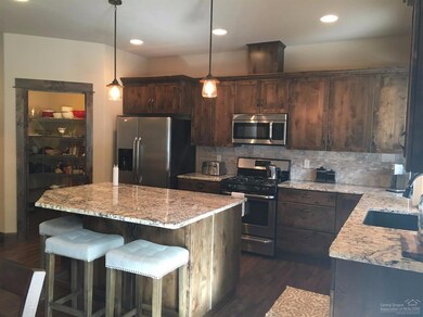 17235 Bakersfield Rd, Bend, OR 97707 - photo 4