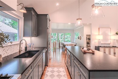 136 Ridgecrest Ln, Blowing Rock, NC 28605 - photo 7