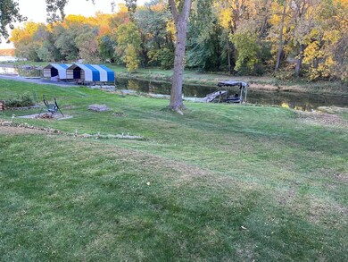 Dock & Boatlift stay.