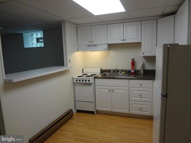 1402 Woodside Ave unit B, Halethorpe, MD 21227 - photo 5