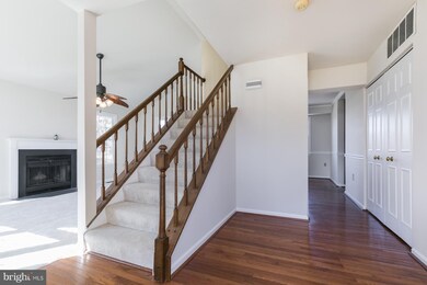 13254 Stone Heather Dr, Herndon, VA 20171 - photo 3