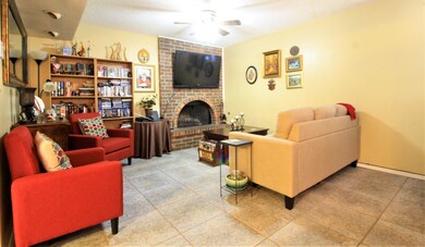 10621 Springwood Dr unit B, El Paso, TX 79935 - photo 6