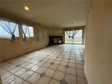 2485 Euclid Heights Blvd, Cleveland Heights, OH 44106 - photo 4