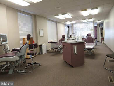 107 E Main St, New Holland, PA 17557 - photo 4