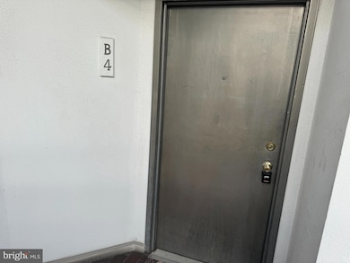 1011 Hunter St unit B4, Baltimore, MD 21202 - photo 5