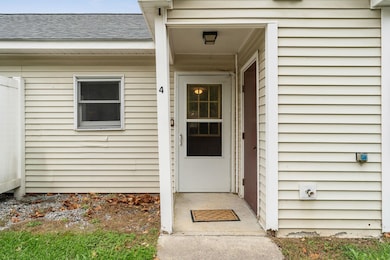 2 Alden Place unit 4, Vergennes, VT 05491 - photo 3