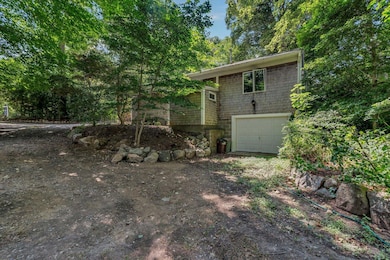 29 Wilson Rd, Woods Hole, MA 02543 - photo 5