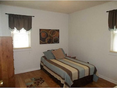 4825 E 18th St, Indianapolis, IN 46218 - photo 5