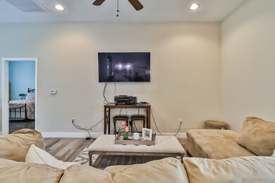 10940 Royal Cir, Cleveland, TX 77328 - photo 5