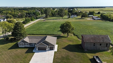 2898 N 4450th Rd, Sandwich, IL 60548 - photo 3