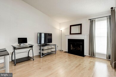 1524 Lincoln Way unit 439, McLean, VA 22102 - photo 2