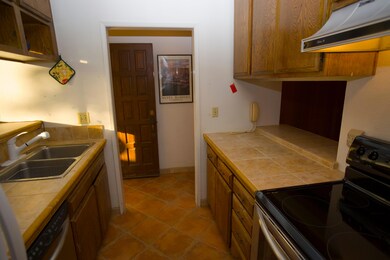 02Kitchen1