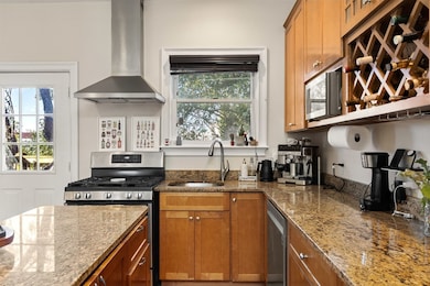 67 Gates St unit 3, Boston, MA 02127 - photo 2