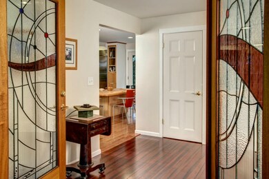 5245 W Mercer Way, Mercer Island, WA 98040 - photo 2