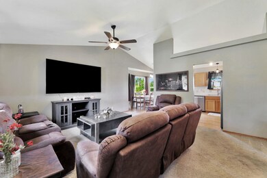 223 Wheatridge Dr, Newton, KS 67114 - photo 4