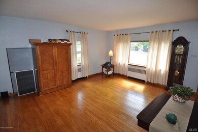 813 North St, Jim Thorpe, PA 18229 - photo 3