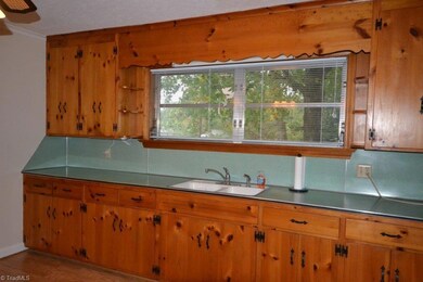 801 Sherwood Rd, Asheboro, NC 27205 - photo 4