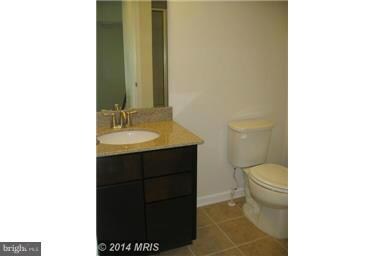 42612 Freistadt Square, Sterling, VA 20166 - photo 5