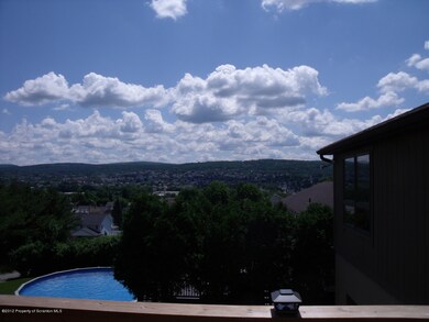 704 W Elm St, Scranton, PA 18504 - photo 5