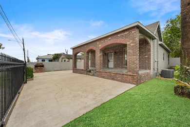 7912 Cypress St, Houston, TX 77012 - photo 2