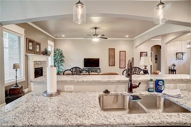 1001 Lindsey Ln, Moore, OK 73160 - photo 5