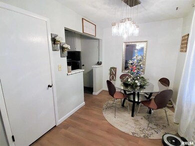 2414 W 13th St, Davenport, IA 52804 - photo 3