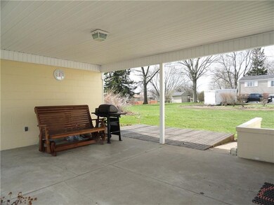 14 x 18 breezeway between house and garage