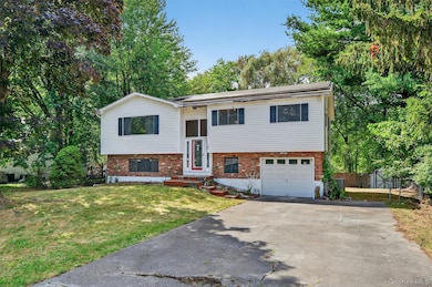 12 Westminster Dr, Middletown, NY 10940 - photo 3