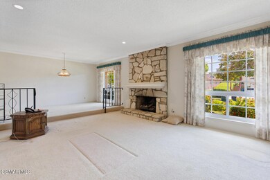 21 Westbury St Thousand Oaks-large-004-0