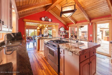 Gourmet Kitchen