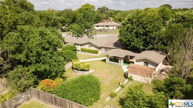 1222 Common St, New Braunfels, TX 78130 - photo 2