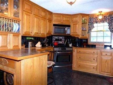 130 Tully Rd, Orange, MA 01364 - photo 3