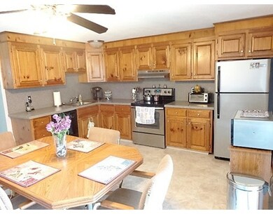 28 Douglas Dr unit 28, East Bridgewater, MA 02333 - photo 2